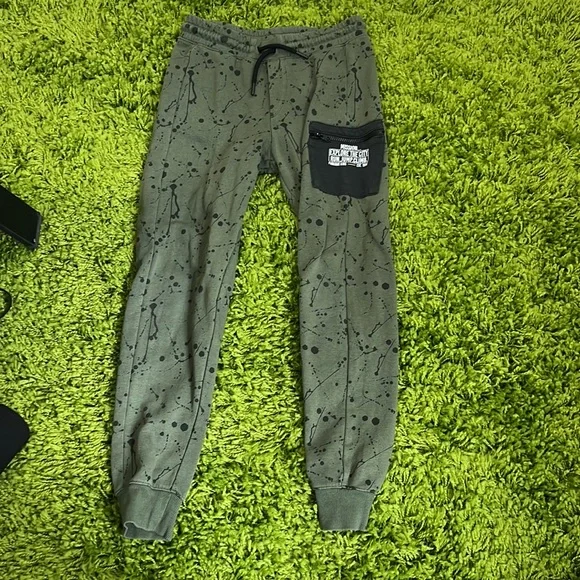 2 pairs of HM pants - Picture 2 of 4